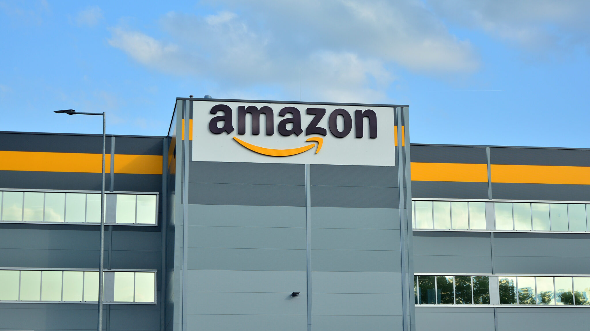 Amazon to lay off 18,000 people in cost cutting move DeliveryX
