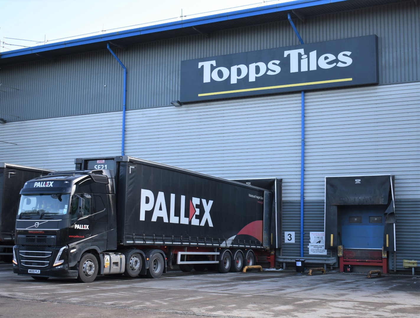 Topps Tiles renews distribution contract with Pall-Ex